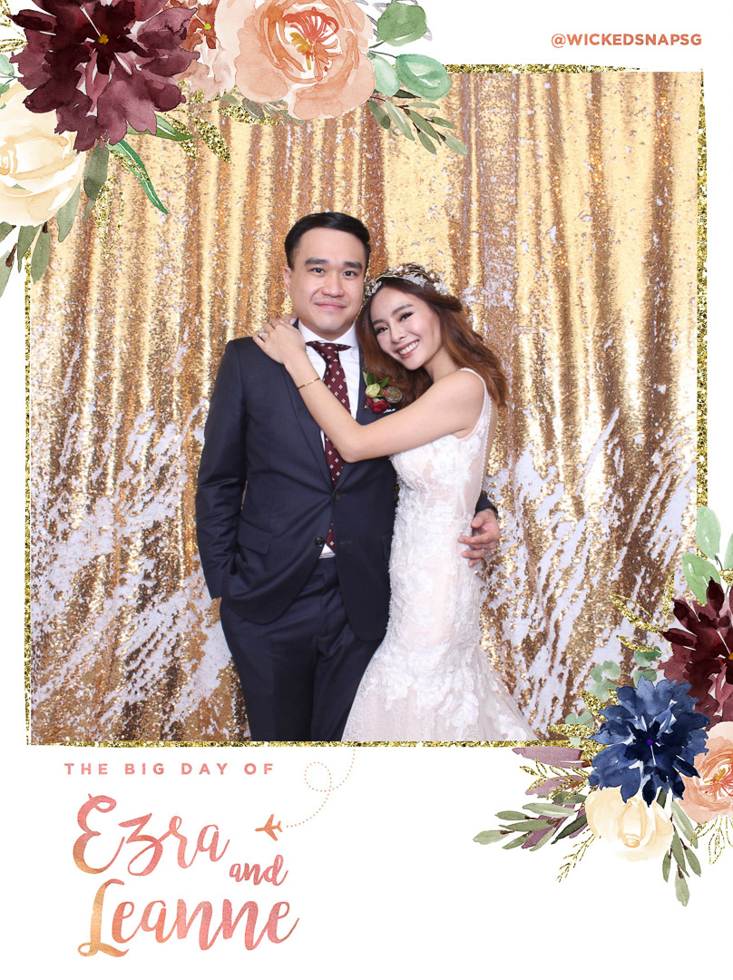 Photobooth / Leanne from Queen of Hearts Bridal Shop & Ezra